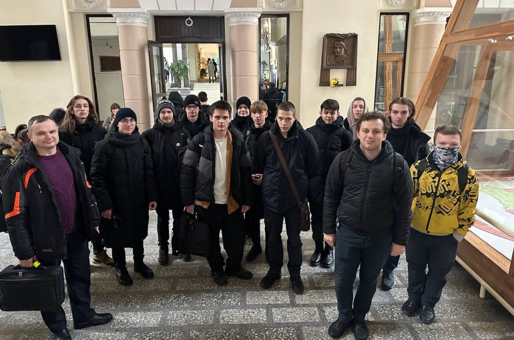 помощь студентов 1 курса